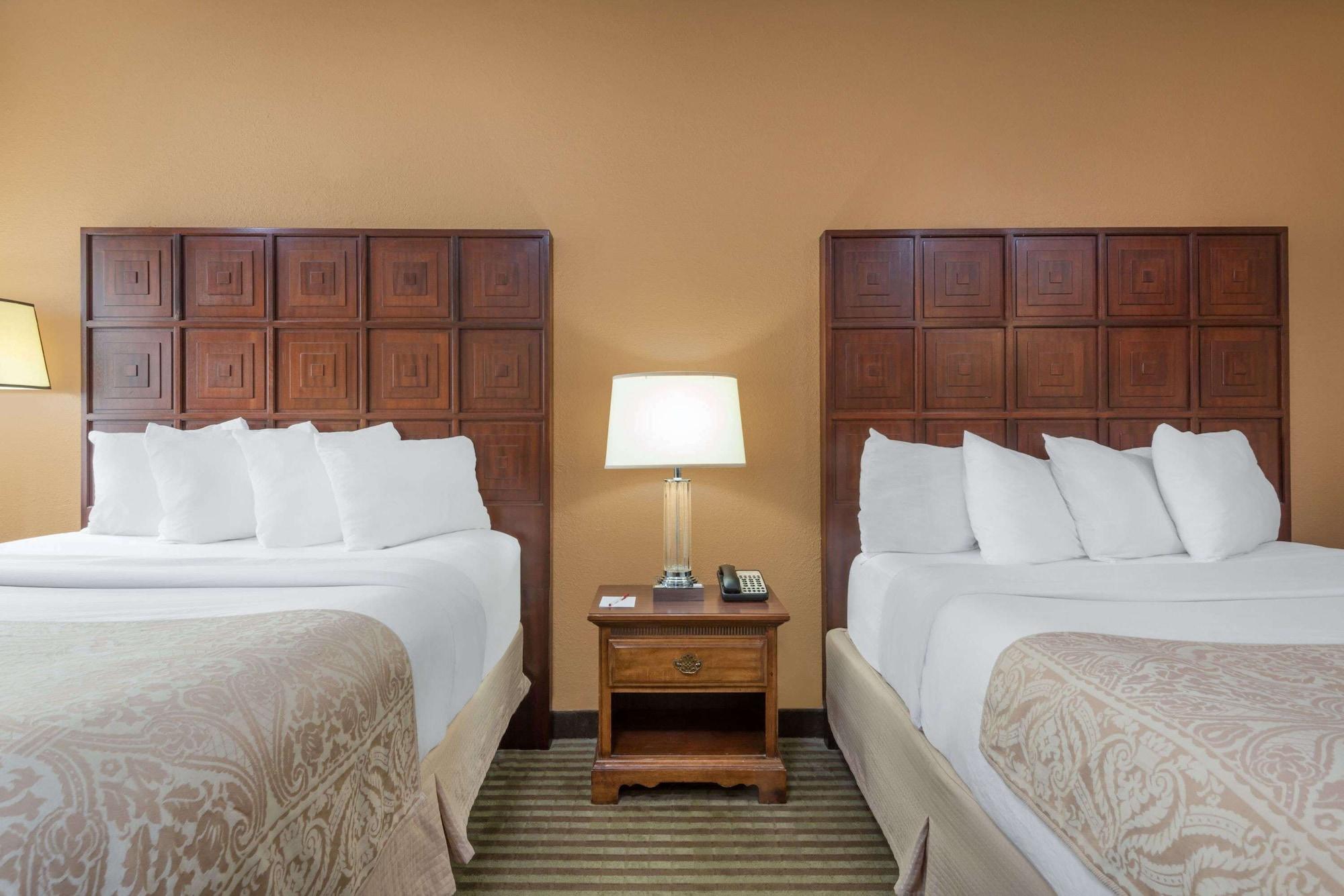 Hotel Ramada By Wyndham Columbus North Westerville Esterno foto
