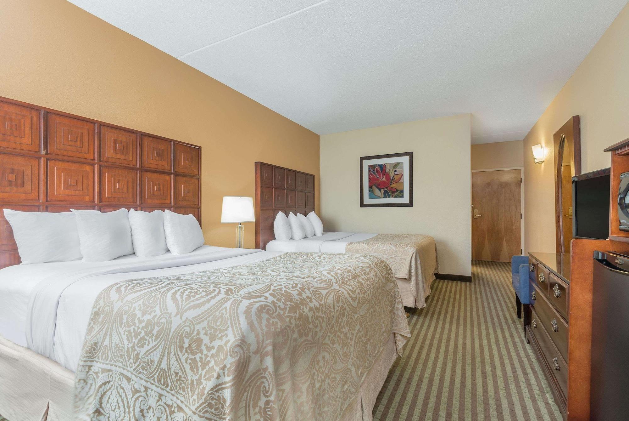 Hotel Ramada By Wyndham Columbus North Westerville Esterno foto