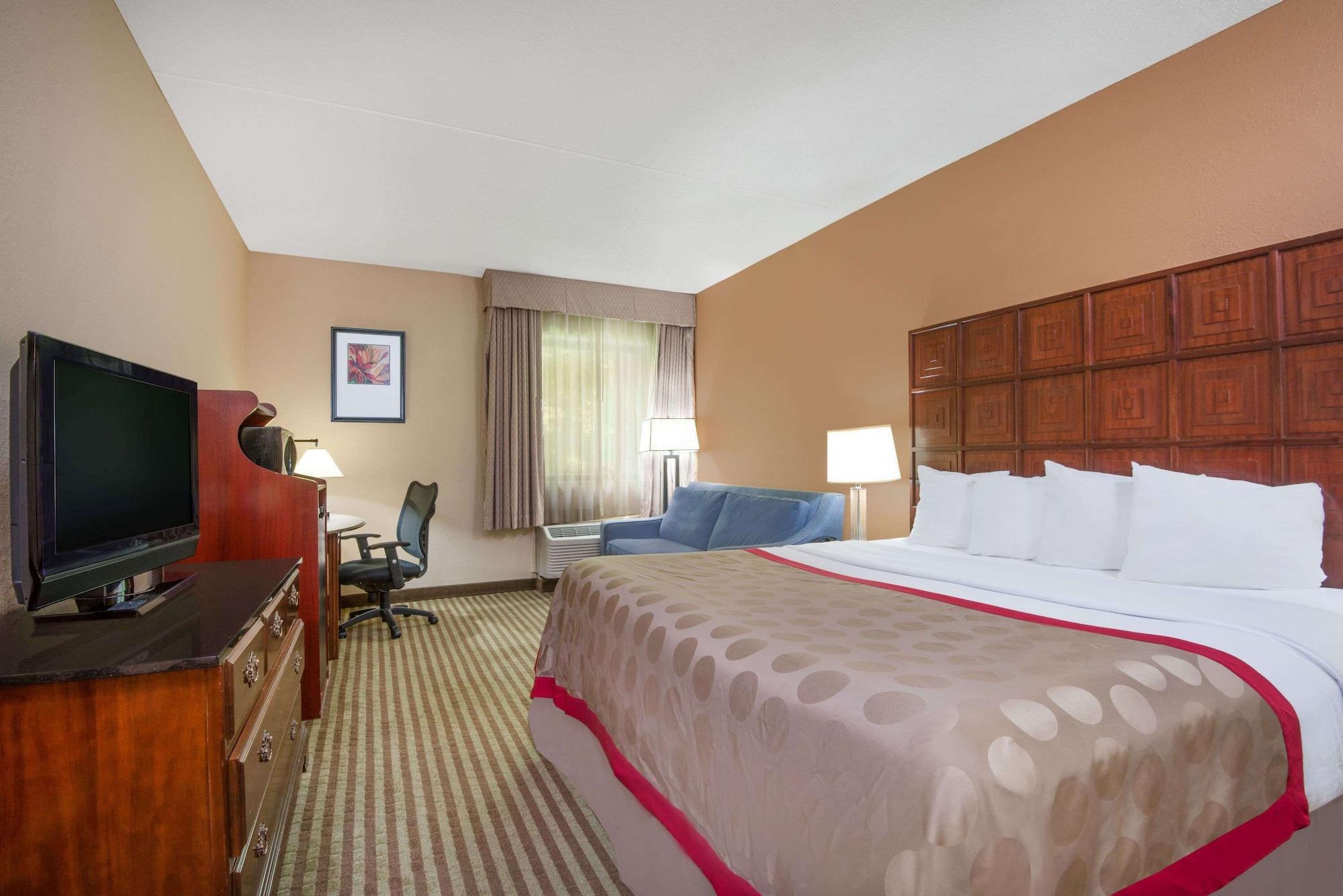 Hotel Ramada By Wyndham Columbus North Westerville Esterno foto