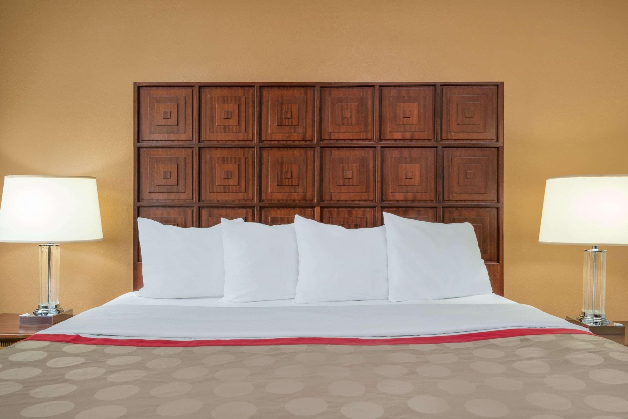 Hotel Ramada By Wyndham Columbus North Westerville Esterno foto
