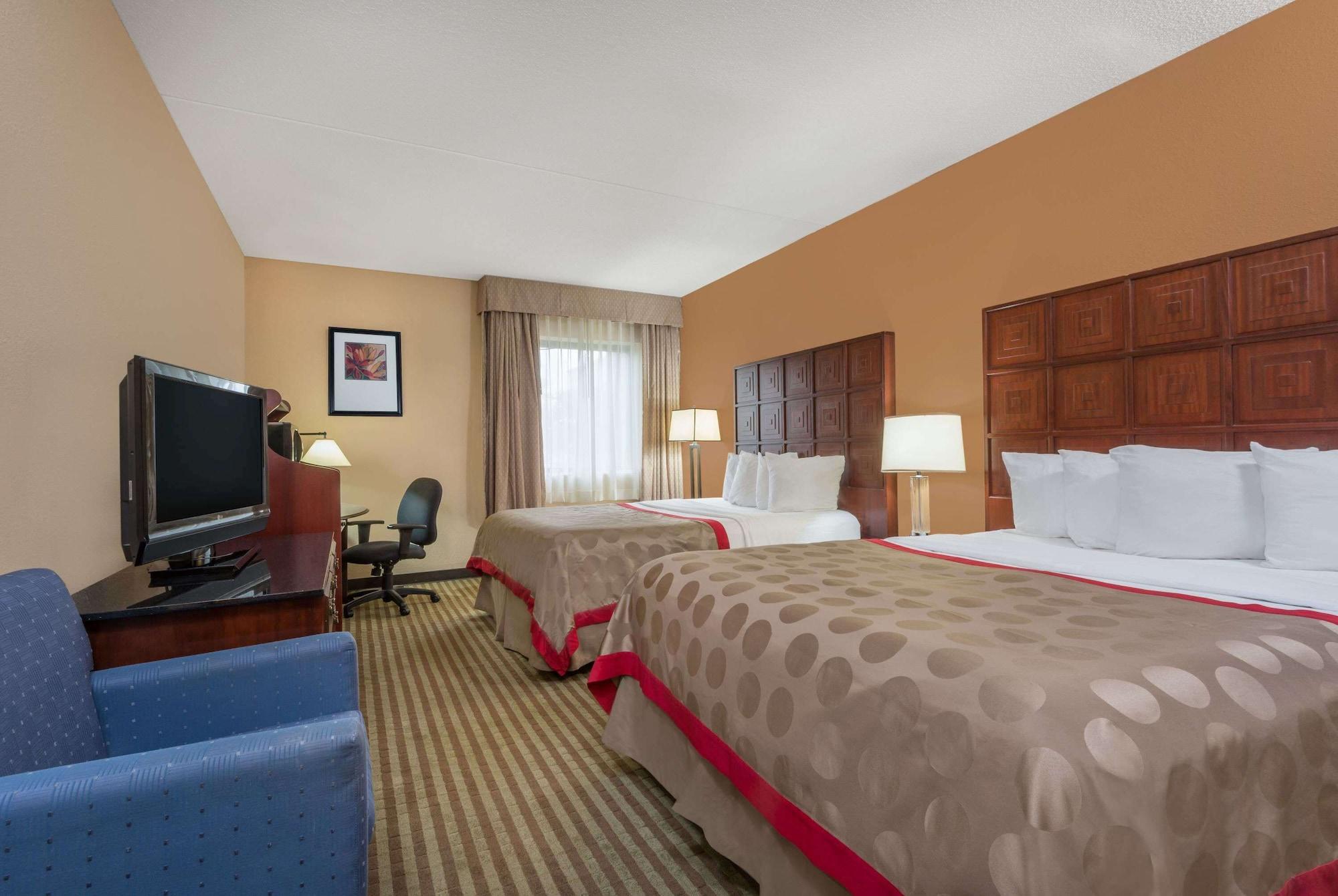 Hotel Ramada By Wyndham Columbus North Westerville Esterno foto