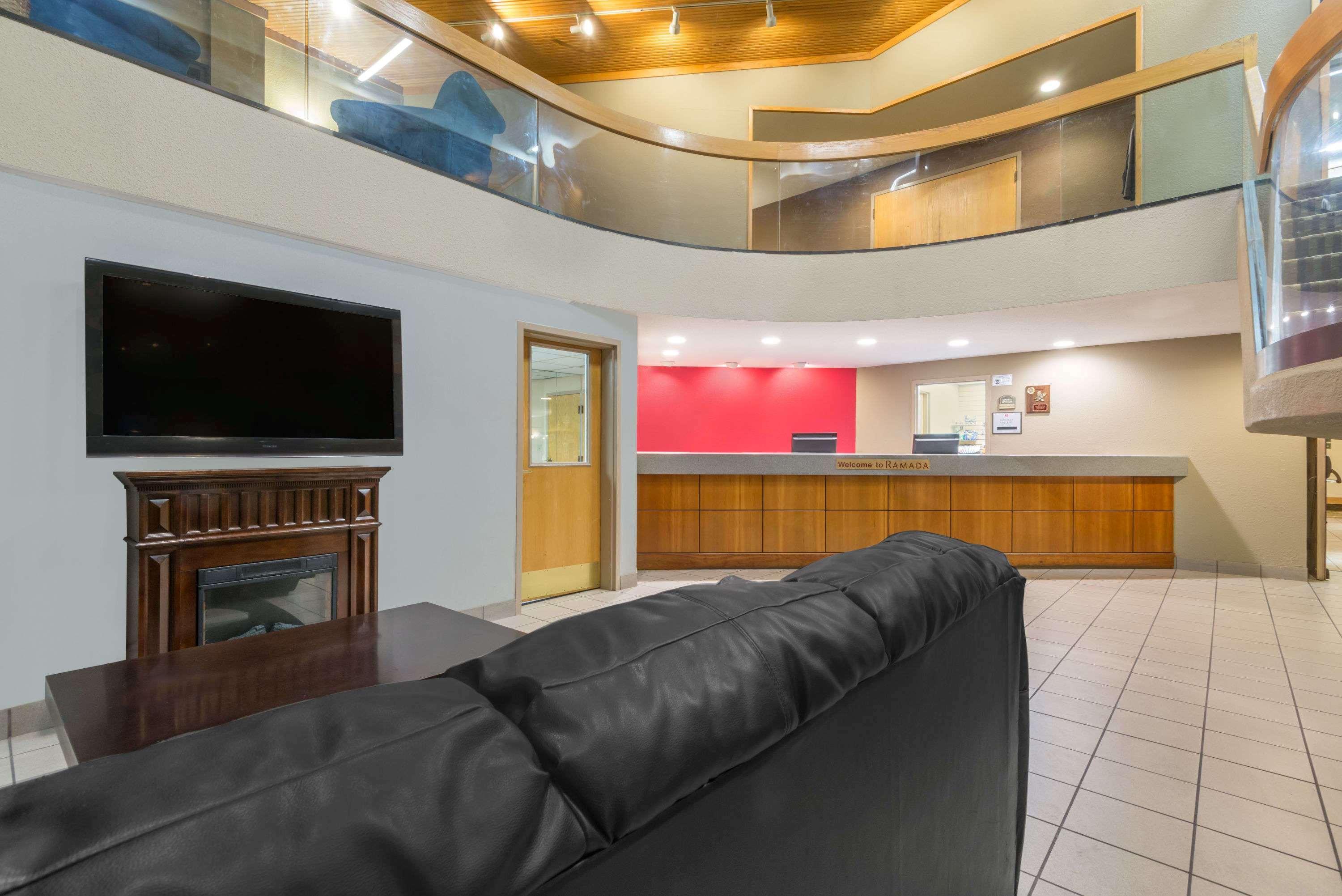 Hotel Ramada By Wyndham Columbus North Westerville Esterno foto